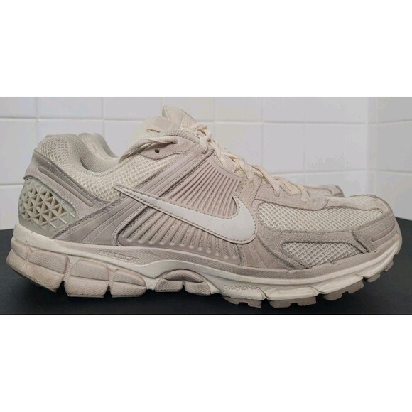 Nike Zoom Vomero 5 HF1553-100 Light Orewood Brown Men’s Sz 12 Running Sneakers - Picture 1 of 10